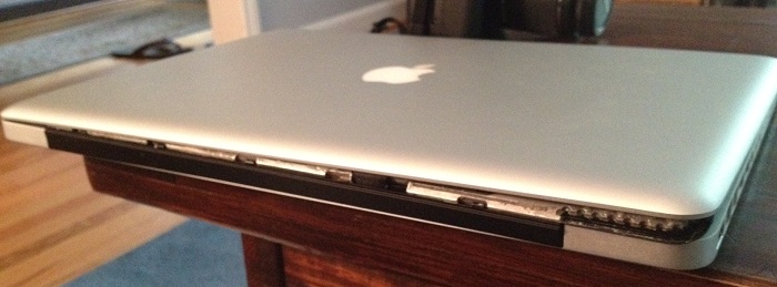macbook pro broken hinge